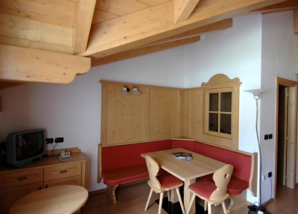 Residence Pez Gajard San Martino Di Castrozza Camera foto