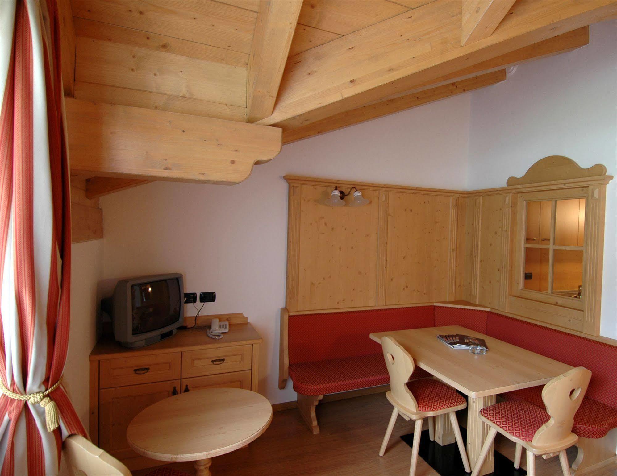 Residence Pez Gajard San Martino Di Castrozza Esterno foto